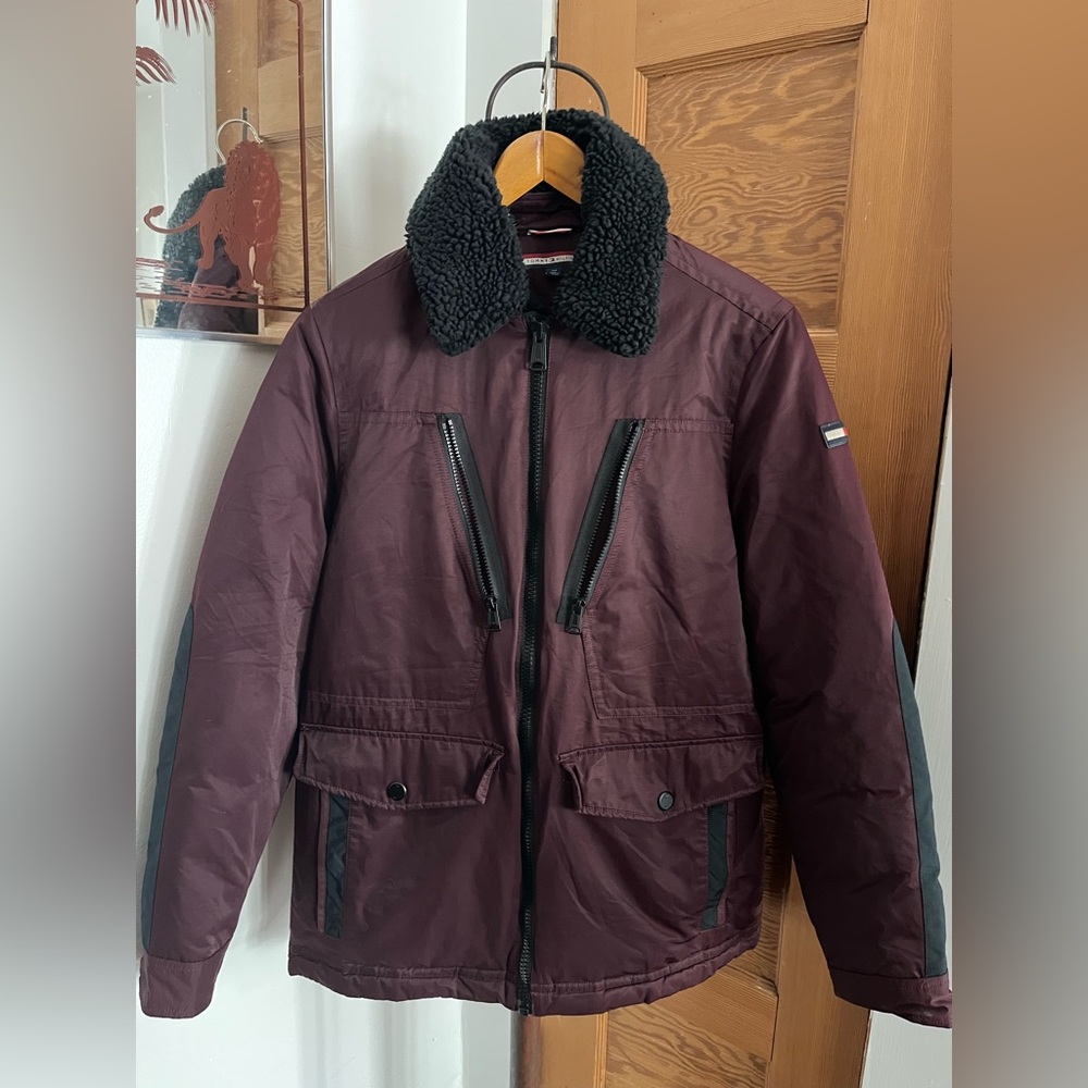 Super‎ warm Tommy Hilfiger winter ski coat, so many pockets, Size S